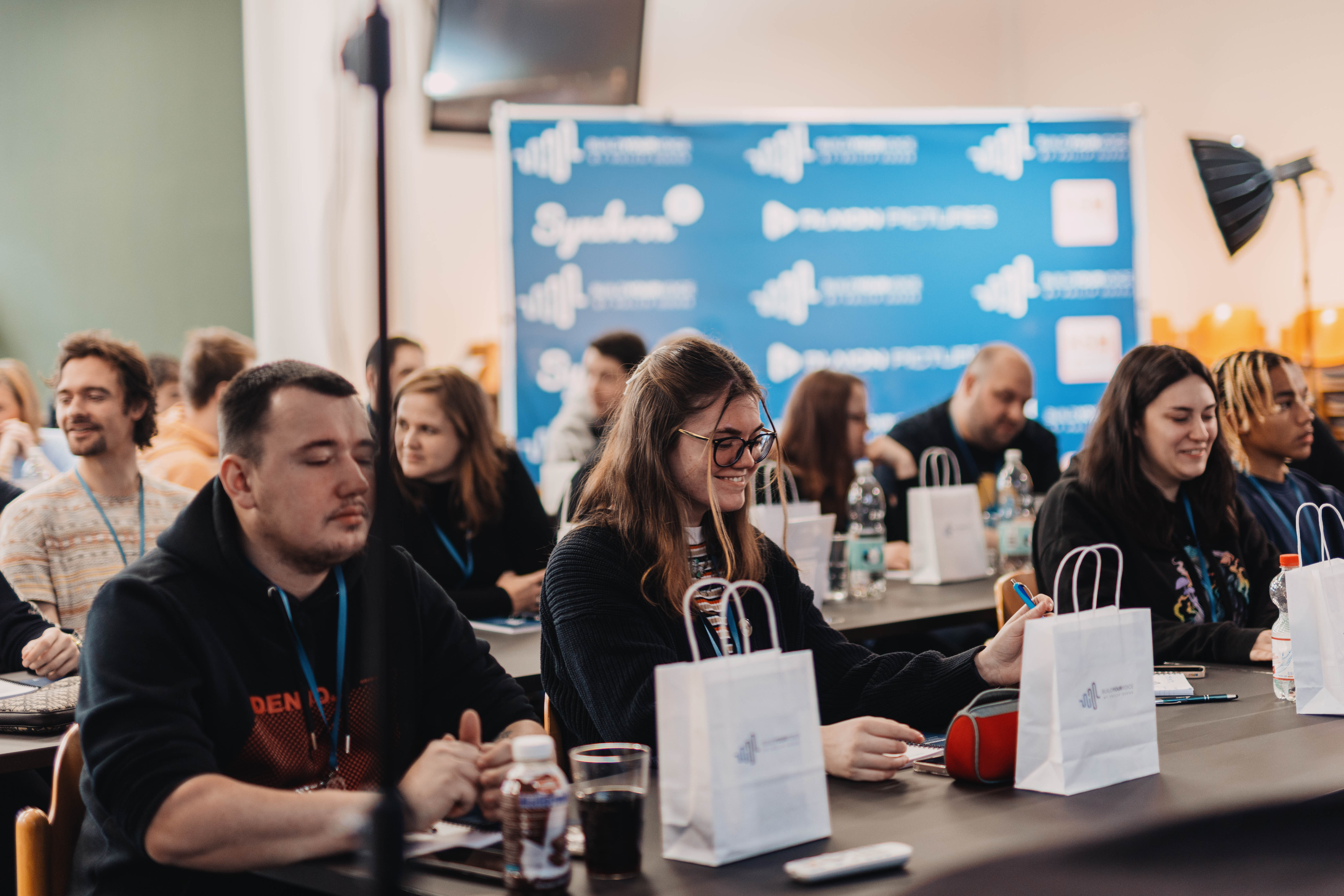 Teilnehmende von Build Your Voice